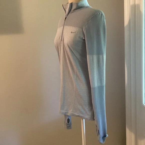 ❤️Nike Light Blue Running Pullover Size Medium! - Picture 3 of 7
